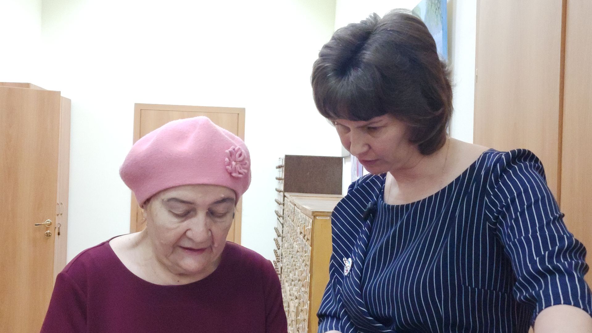 выставка картин, волоколамск, волоколамская библиотека, культура,