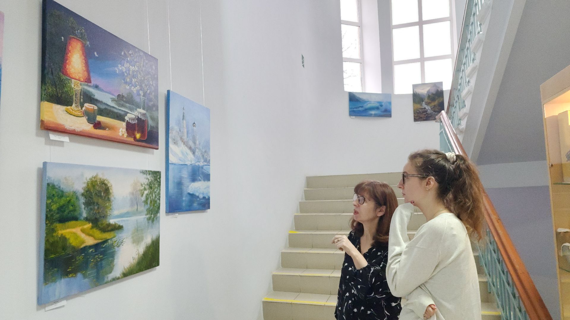 выставка картин, волоколамск, волоколамская библиотека, культура,