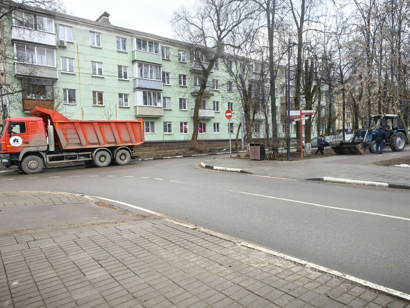 территория, уборка, дороги, листва, трактор, вертикалки,