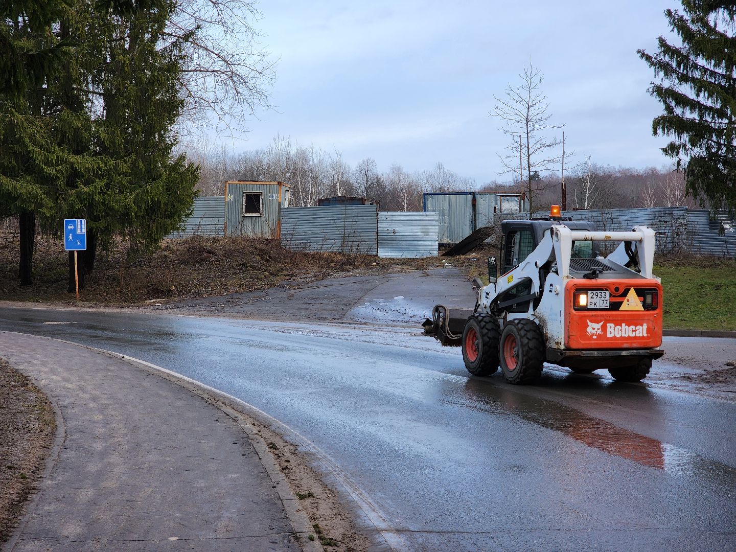 Чехов, деревня Алексеевка, уборка дорог, уборка тротуаров, содержание дорог и тротуаров, пешеходные дорожки, уборочная техника, мбу чеховское благоустройство, вертикалка,