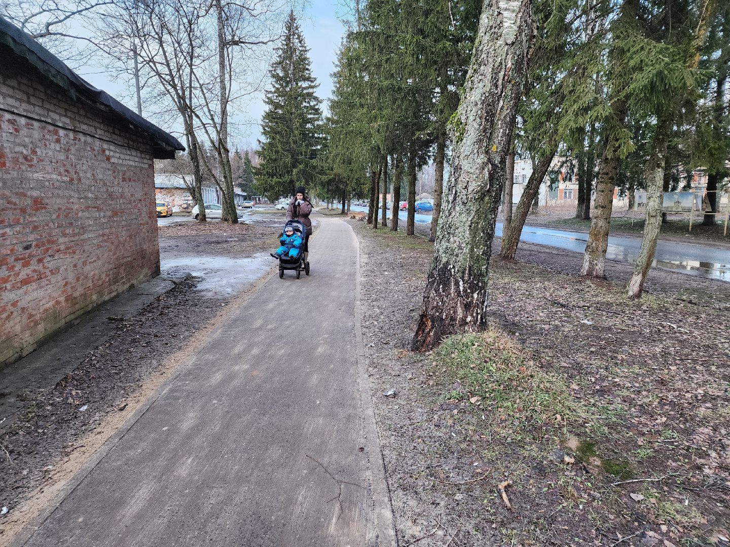 Чехов, деревня Алексеевка, уборка дорог, уборка тротуаров, содержание дорог и тротуаров, пешеходные дорожки, уборочная техника, мбу чеховское благоустройство, вертикалка,