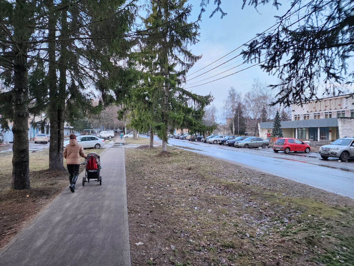 Чехов, деревня Алексеевка, уборка дорог, уборка тротуаров, содержание дорог и тротуаров, пешеходные дорожки, уборочная техника, мбу чеховское благоустройство, вертикалка,
