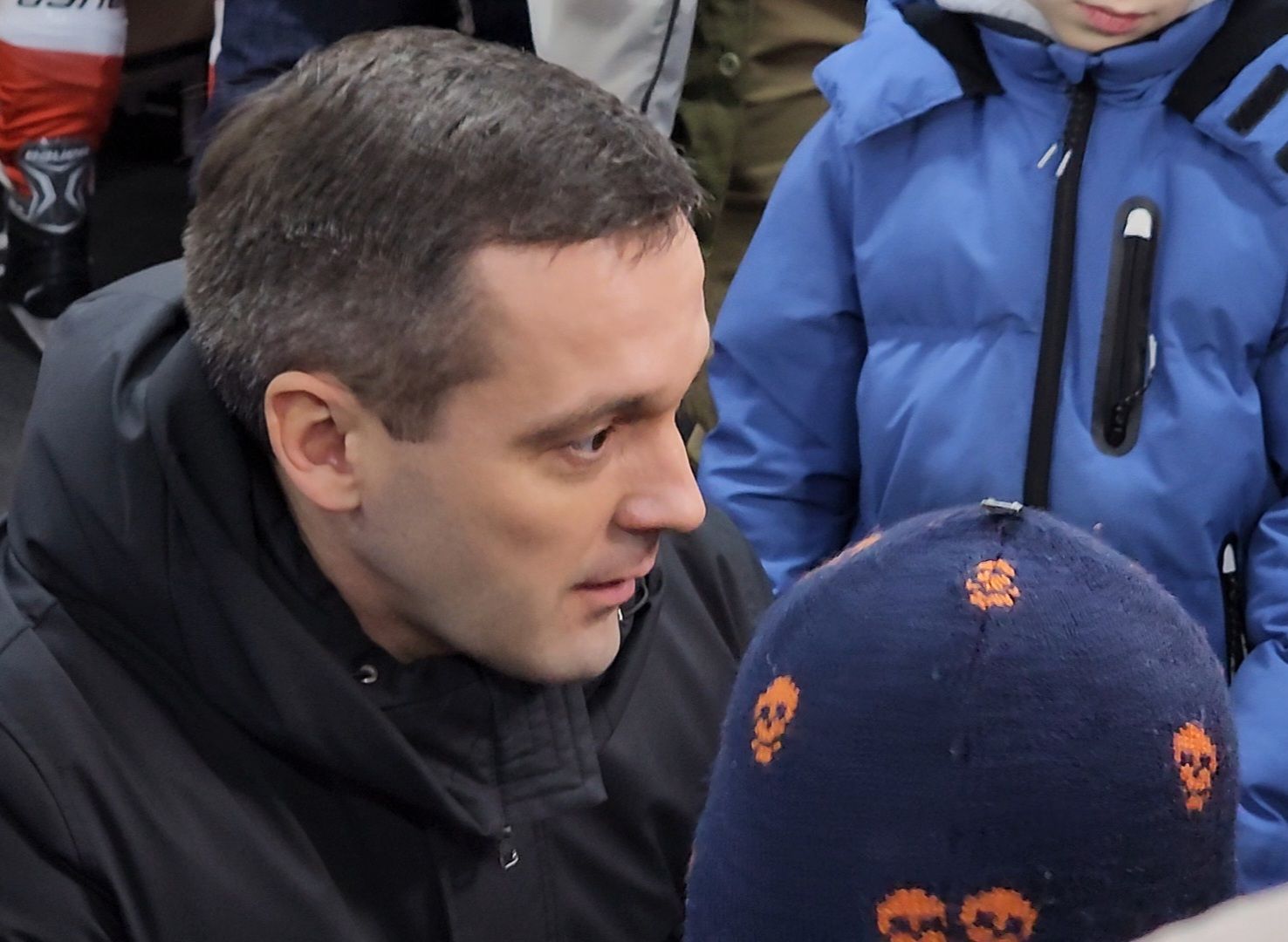 Дубна, дети бойцов сво, Подарки, выходи во двор, Хоккей, Спортсмены, вертикалки,