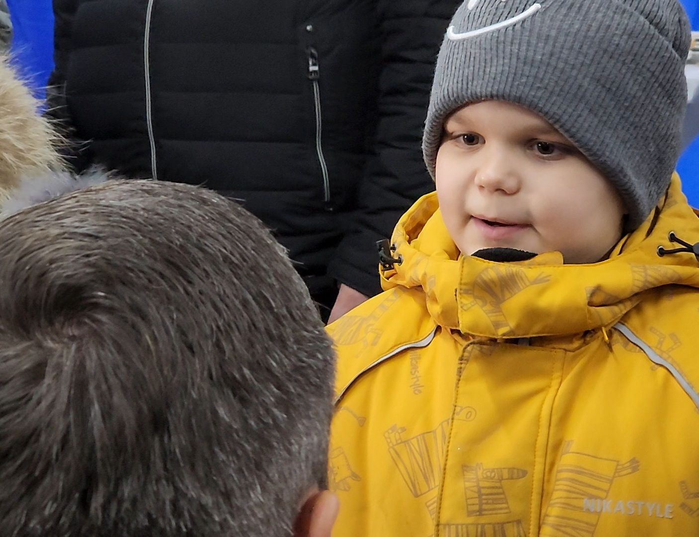 Дубна, дети бойцов сво, Подарки, выходи во двор, Хоккей, Спортсмены, вертикалки,