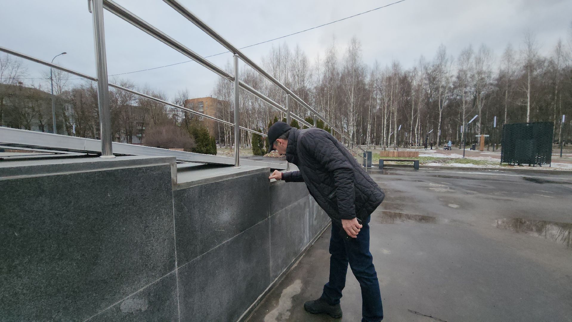 Мемориал Звонница, дефекты, Лобня, вертикалки,