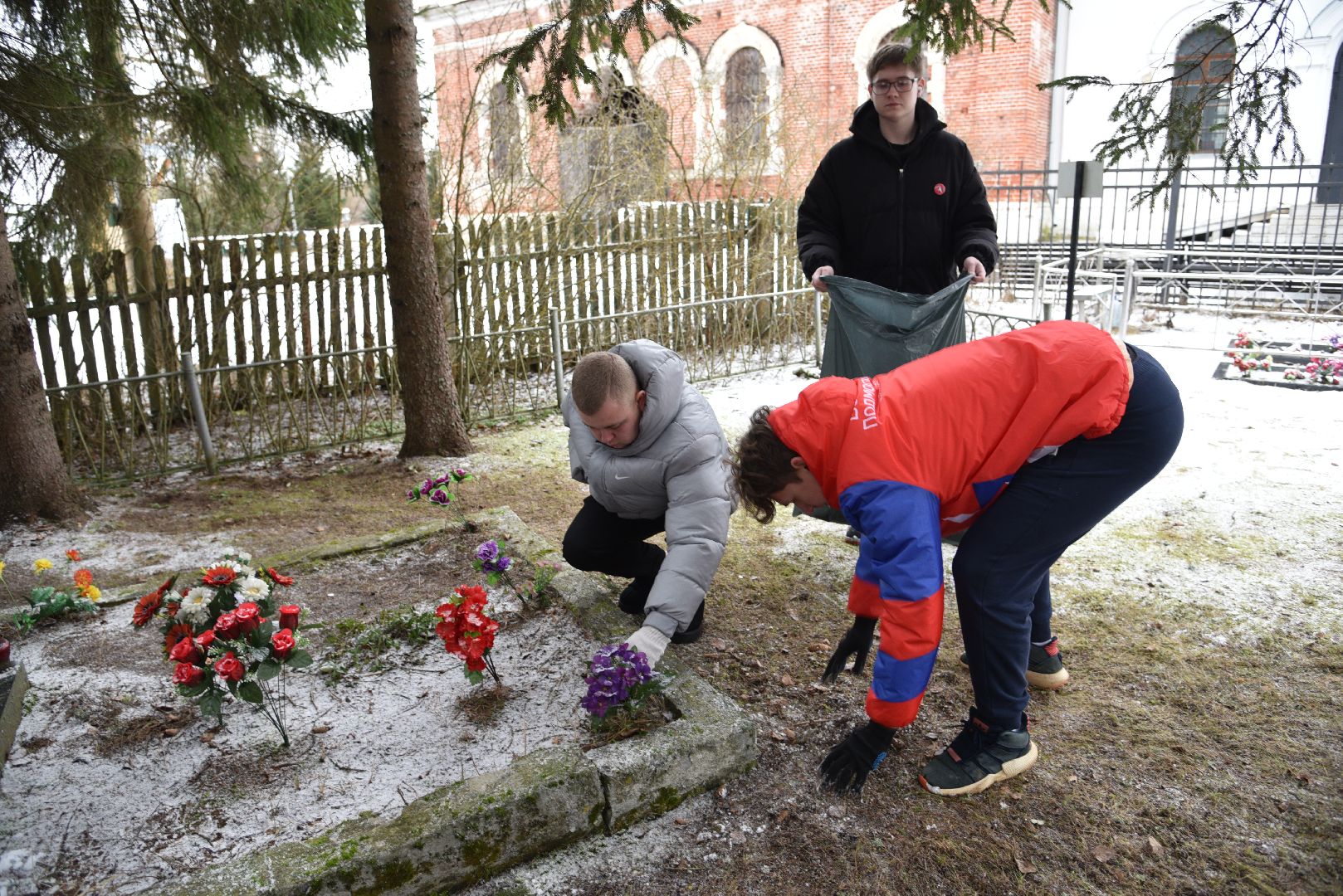 лотошино, волонтеры, волонтеры подмосковья, братская могила, великая отечественная война, вертикалка,