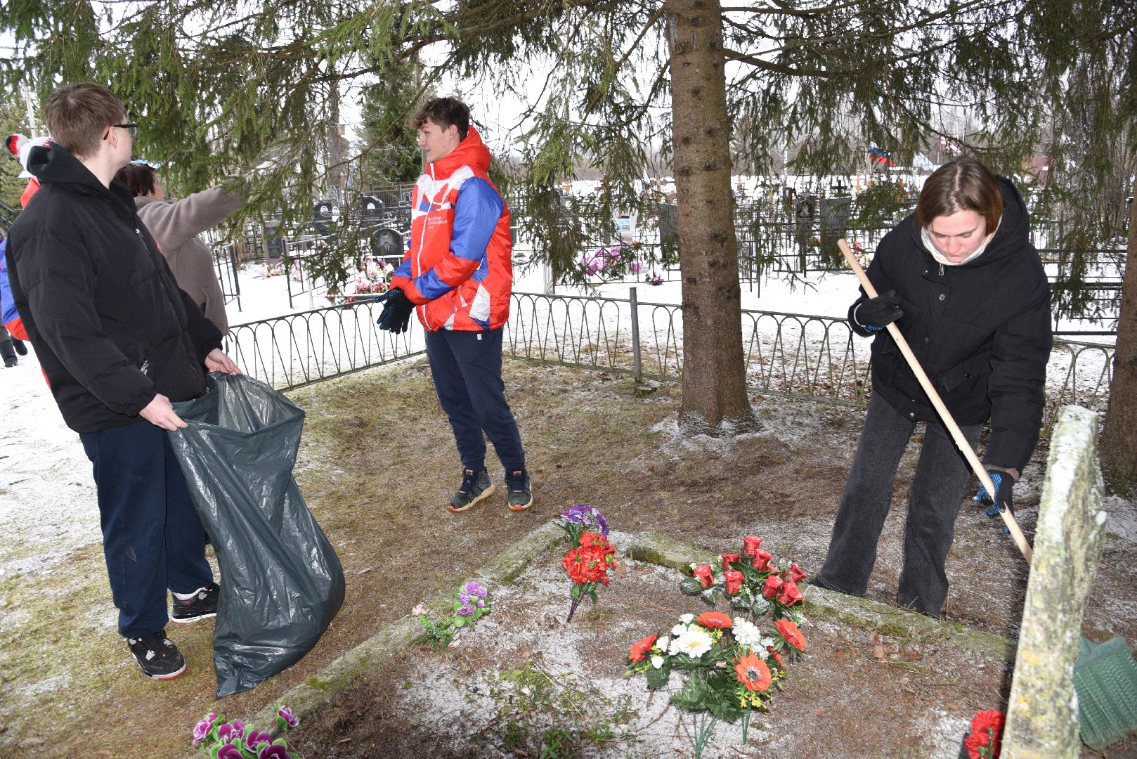 лотошино, волонтеры, волонтеры подмосковья, братская могила, великая отечественная война, вертикалка,