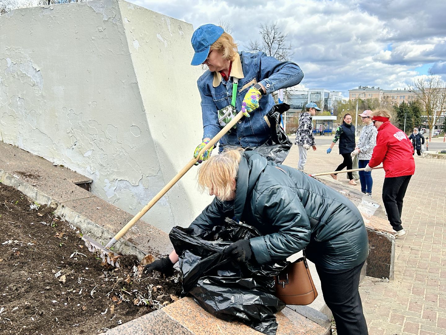 Субботник, благоустройство, Фрязино, библиотеки