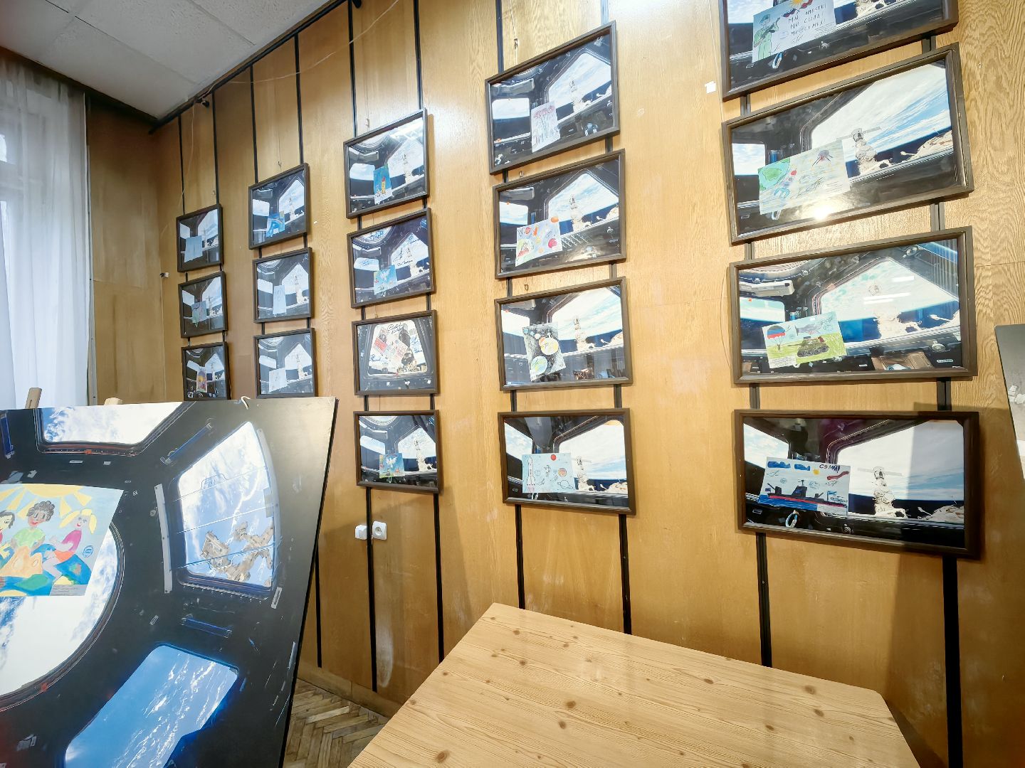 выставка, мкс, роскосмос, картины, рисунки,