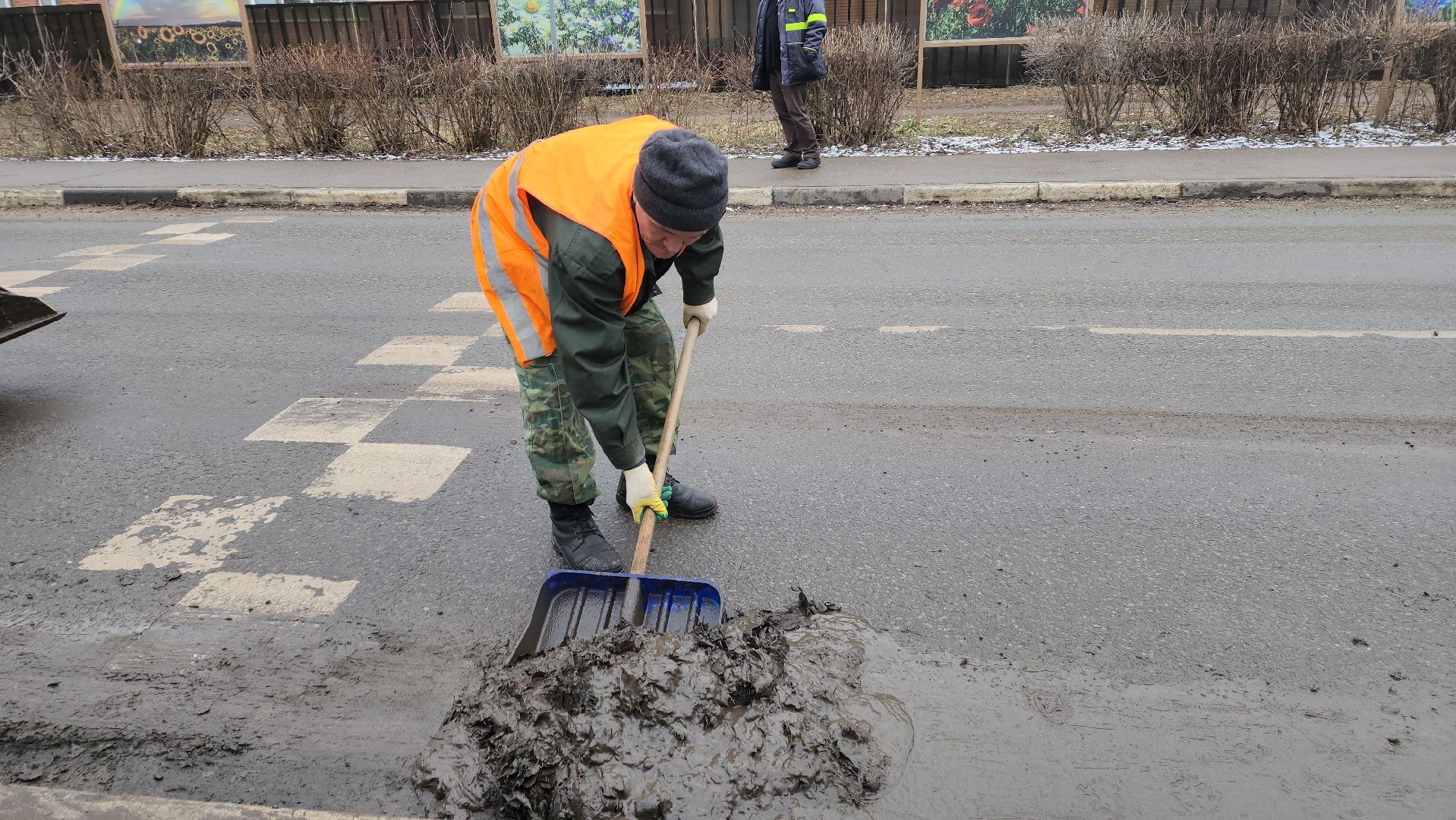 вертикалки, ивантеевка, уборка мусора, коммунальная служба, пушкинский, рабочие,