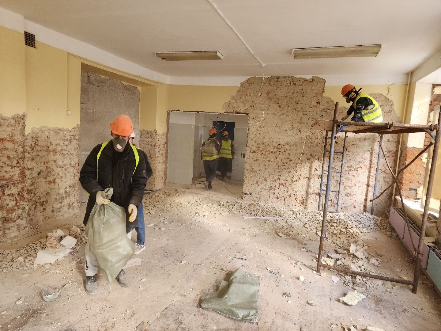 Чехов, улица Ильича, бывший детский сад 4, дошкольное отделение гимназии 4, капитальный ремонт, капремонт, реконструкция, демонтажные работы, полы стены потолки, обновление, госпрограмма московской области, вертикалки,