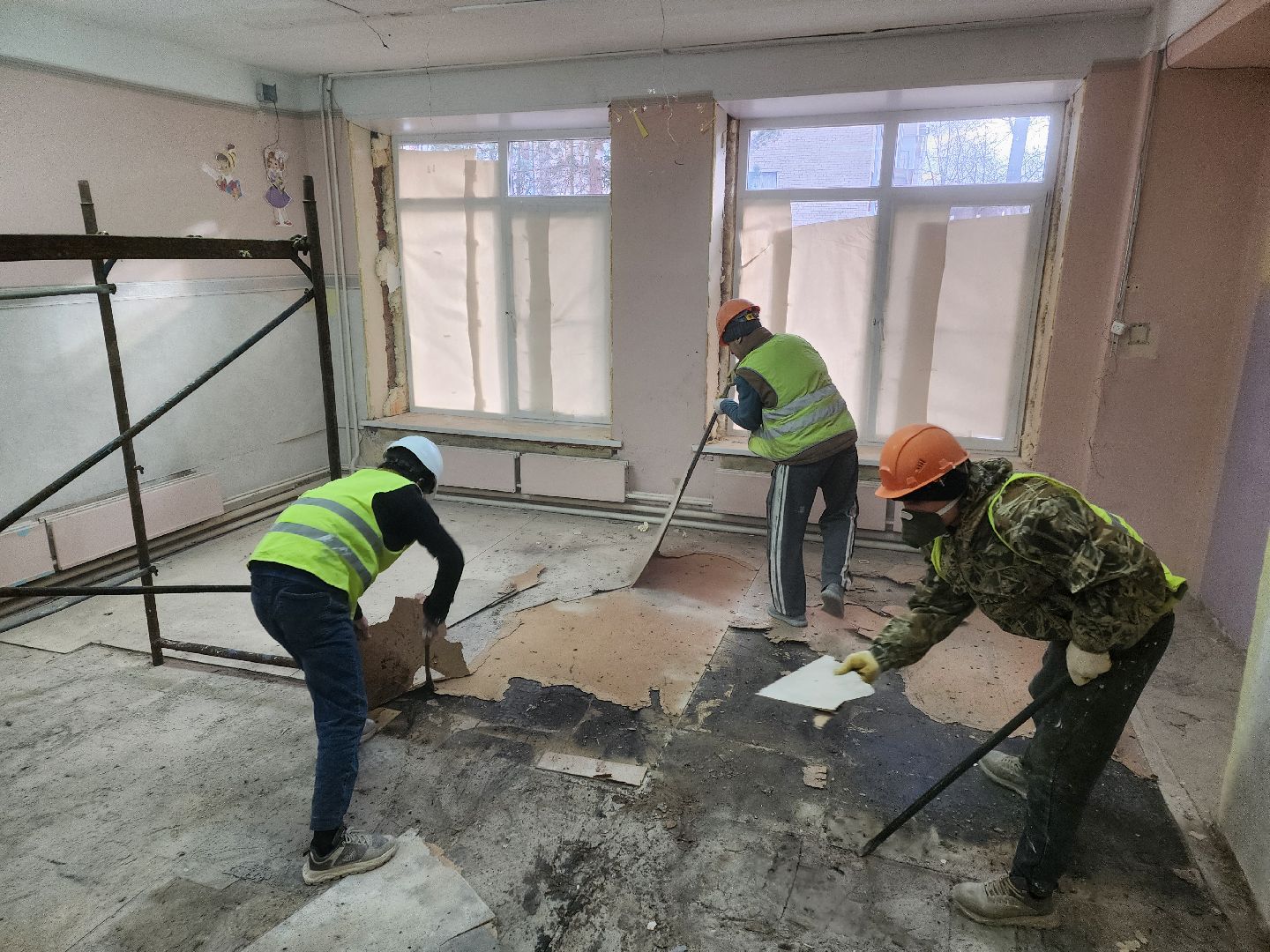 Чехов, улица Ильича, бывший детский сад 4, дошкольное отделение гимназии 4, капитальный ремонт, капремонт, реконструкция, демонтажные работы, полы стены потолки, обновление, госпрограмма московской области, вертикалки,