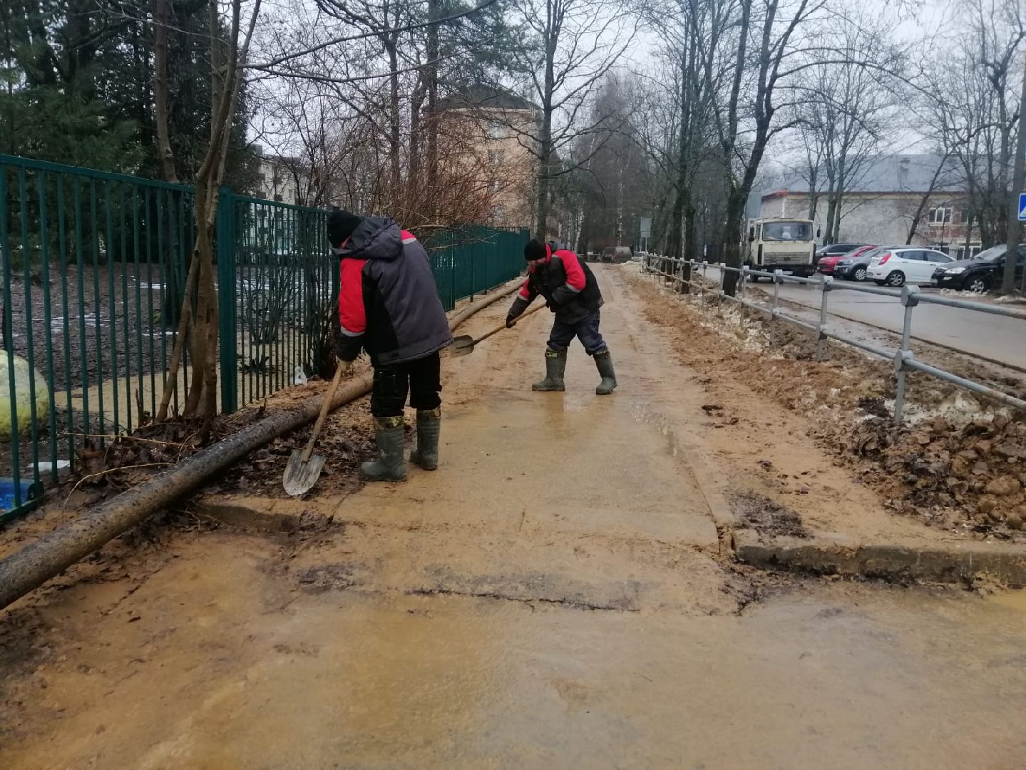 благоуйстройство, городской округ восход, уборка тротуара, пешеходная дорожка, вертикалки,