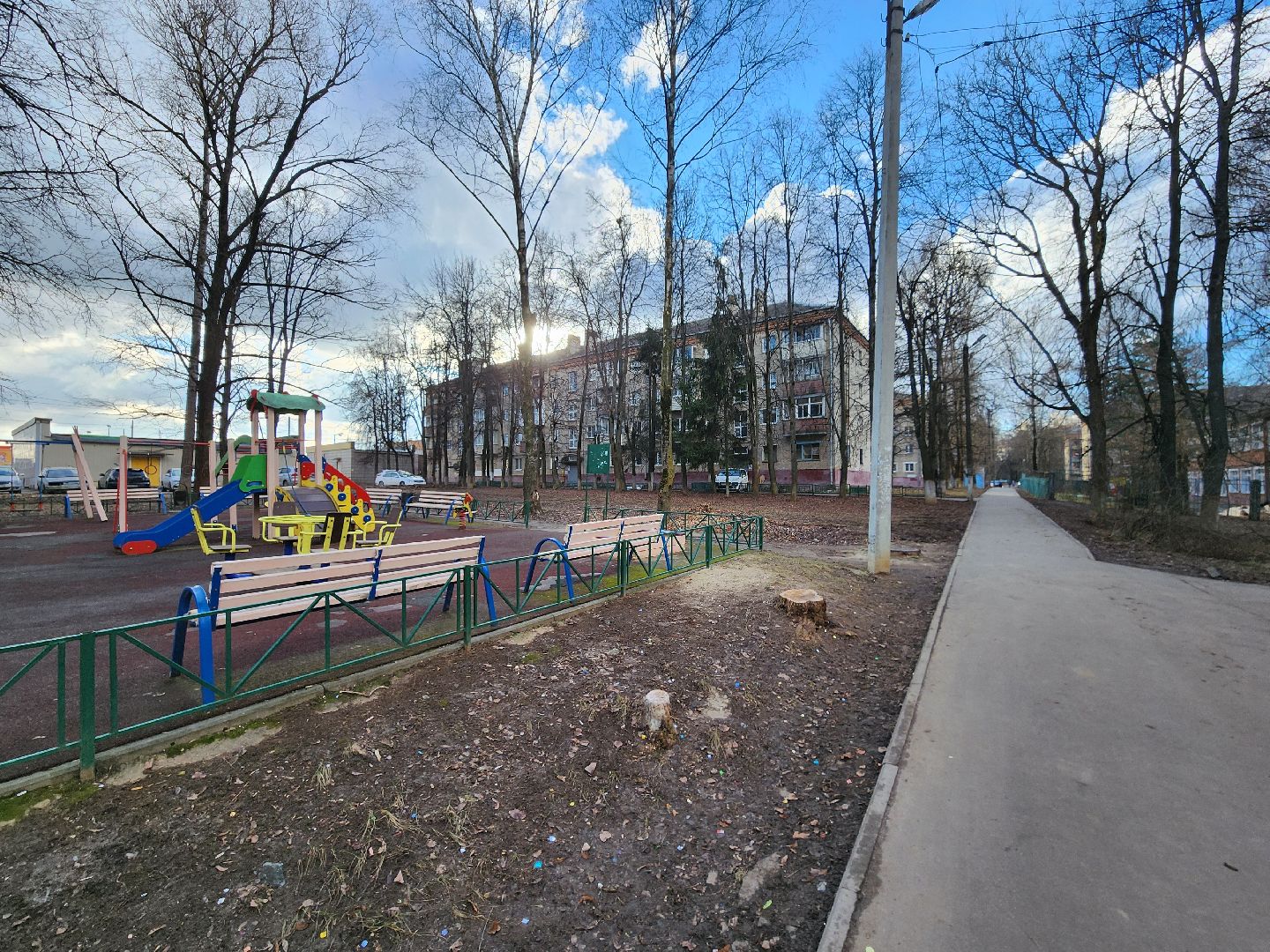 Чехов, улица Ильича, детская площадка, пешеходные дорожки, уборка, очистка, содержание, мбу чеховское благоустройство, вертикалки,