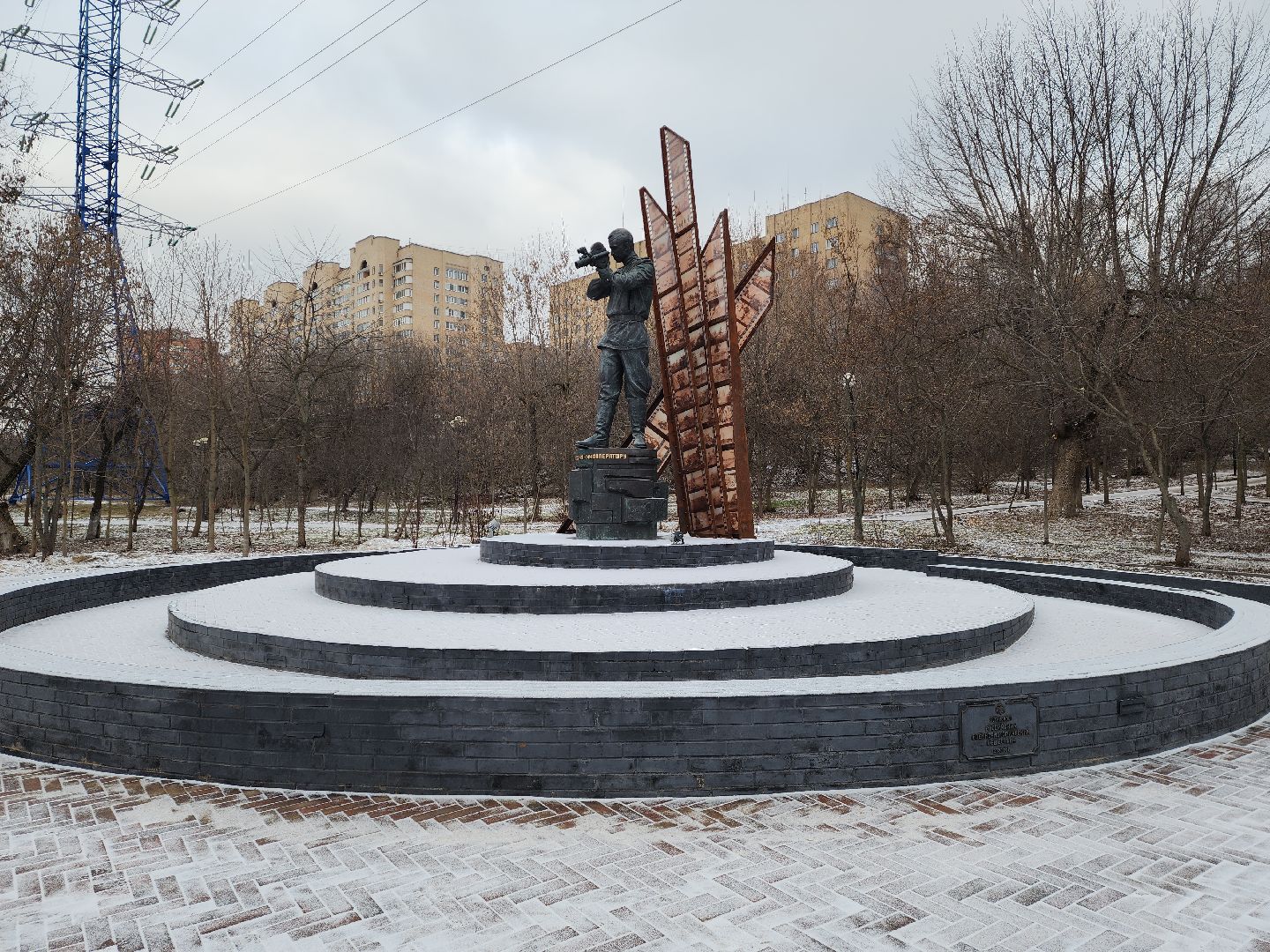 вертикакли, красногорск, памятник кинооператору, 80 - летие победы,