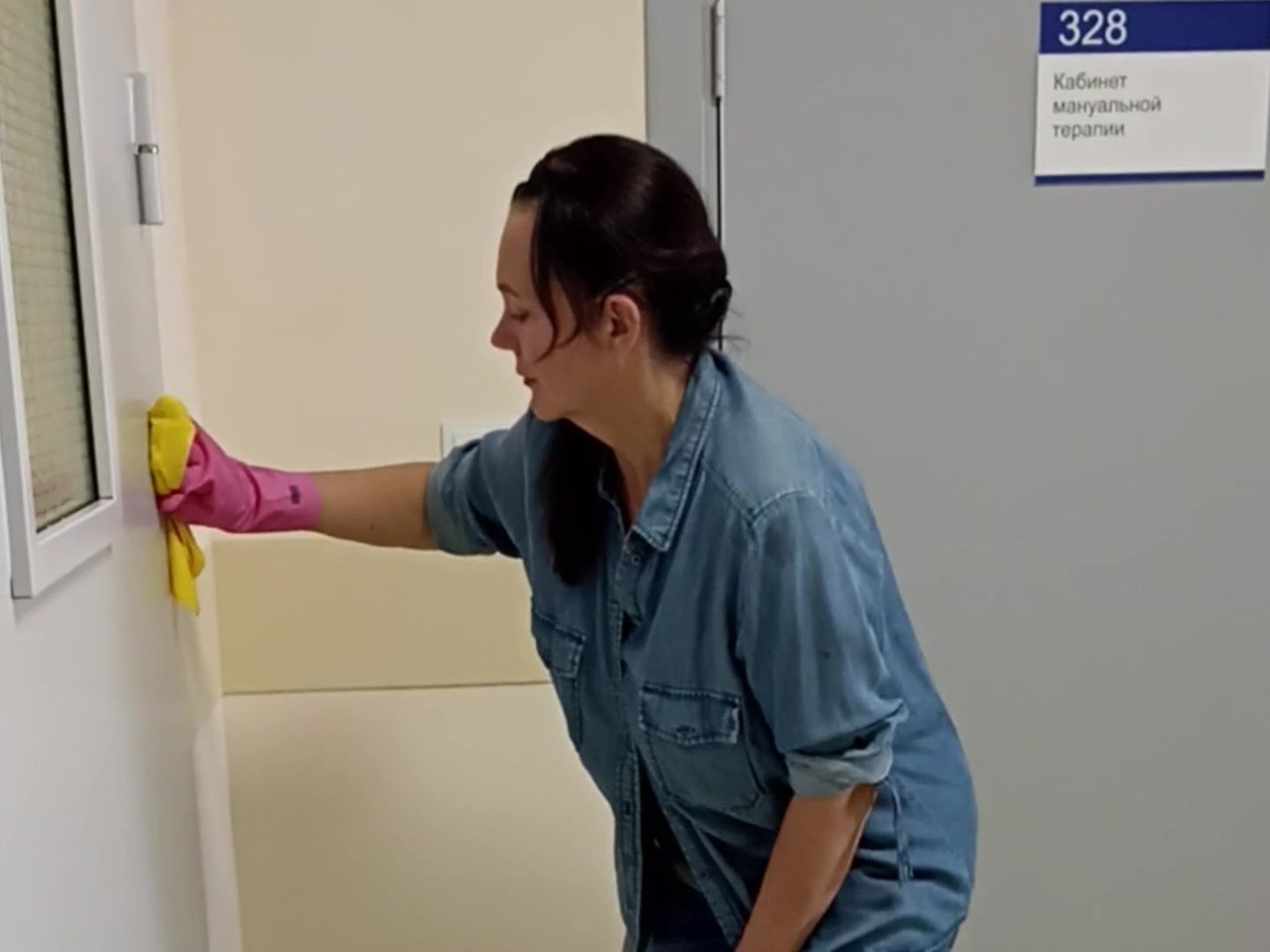 Реутов, медицина, субботник, чистота, стерильность, мытьё окон, уборка листвы