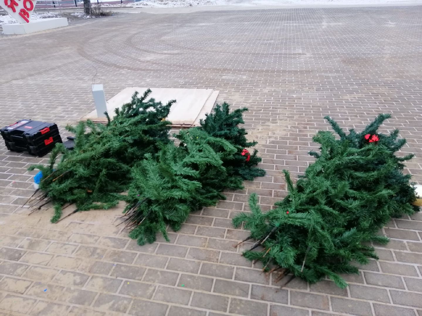 городской округ восход, центральная площадь, демонтаж новогодней елки, благоуйстройство, вертикалки,