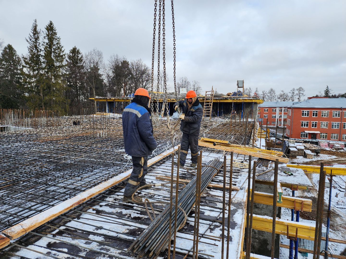Чехов, поселок Мещерское, психбольница, новый лечебный корпус, строительство, реконструкция, опалубка, вертикалка,