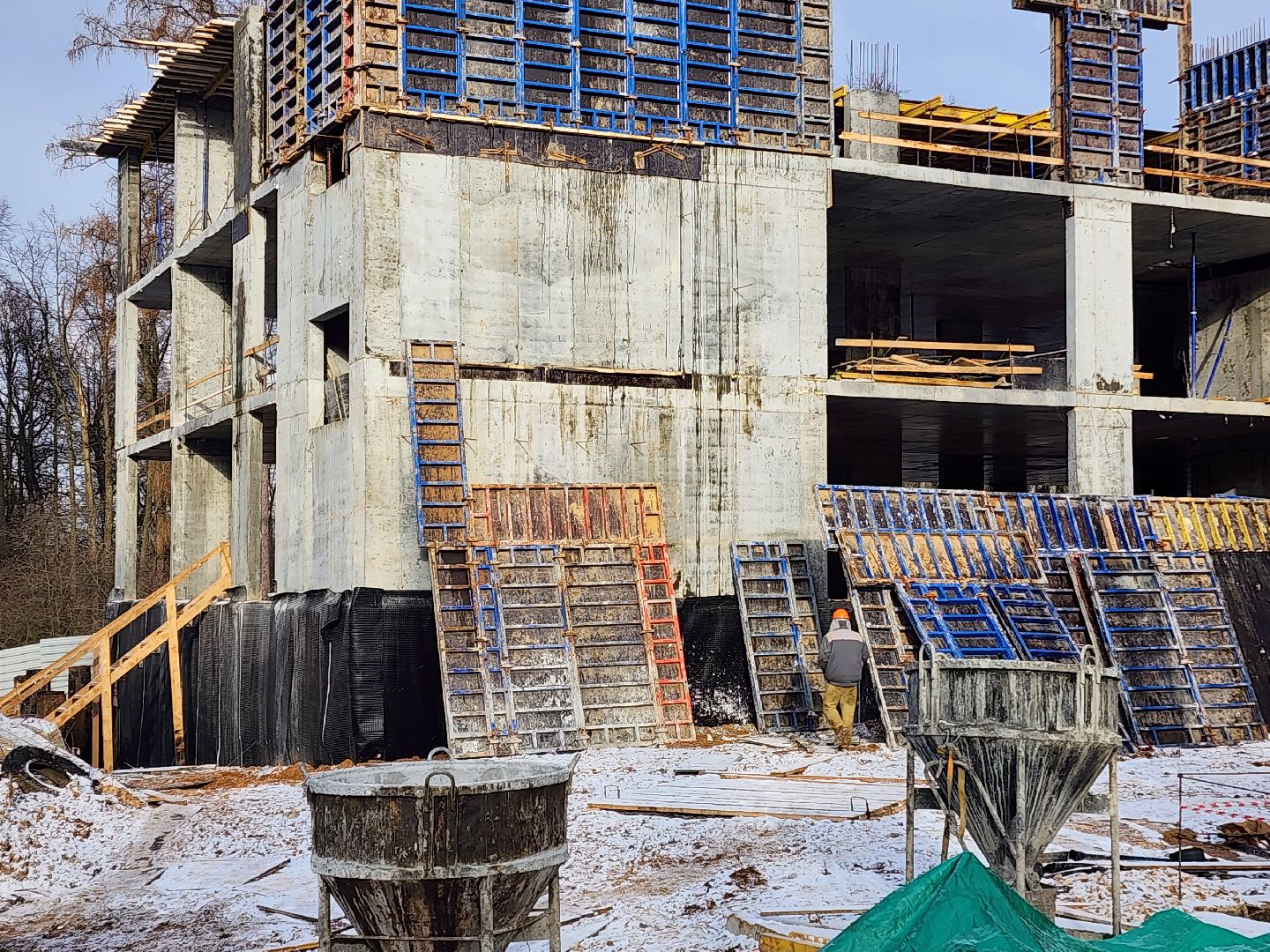 Чехов, поселок Мещерское, психбольница, новый лечебный корпус, строительство, реконструкция, опалубка, вертикалка,
