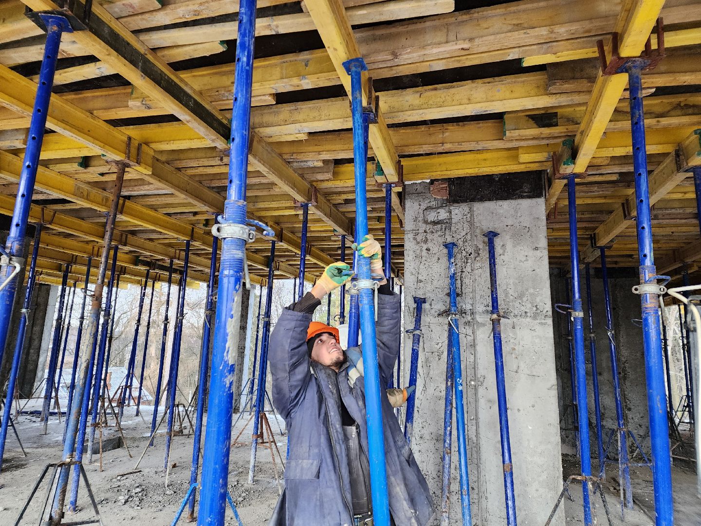 Чехов, поселок Мещерское, психбольница, новый лечебный корпус, строительство, реконструкция, опалубка, вертикалка,