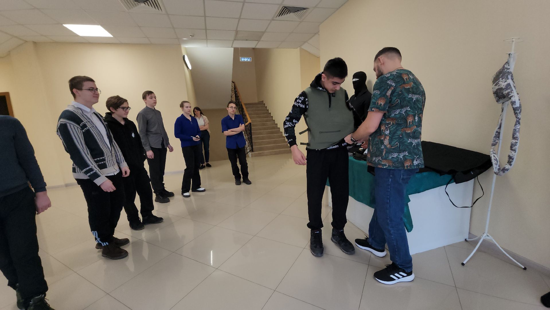 серпухов, институт инженерной физики, улица сиреневая, экскурсия школьников, центр профориентации молодежи, день науки,