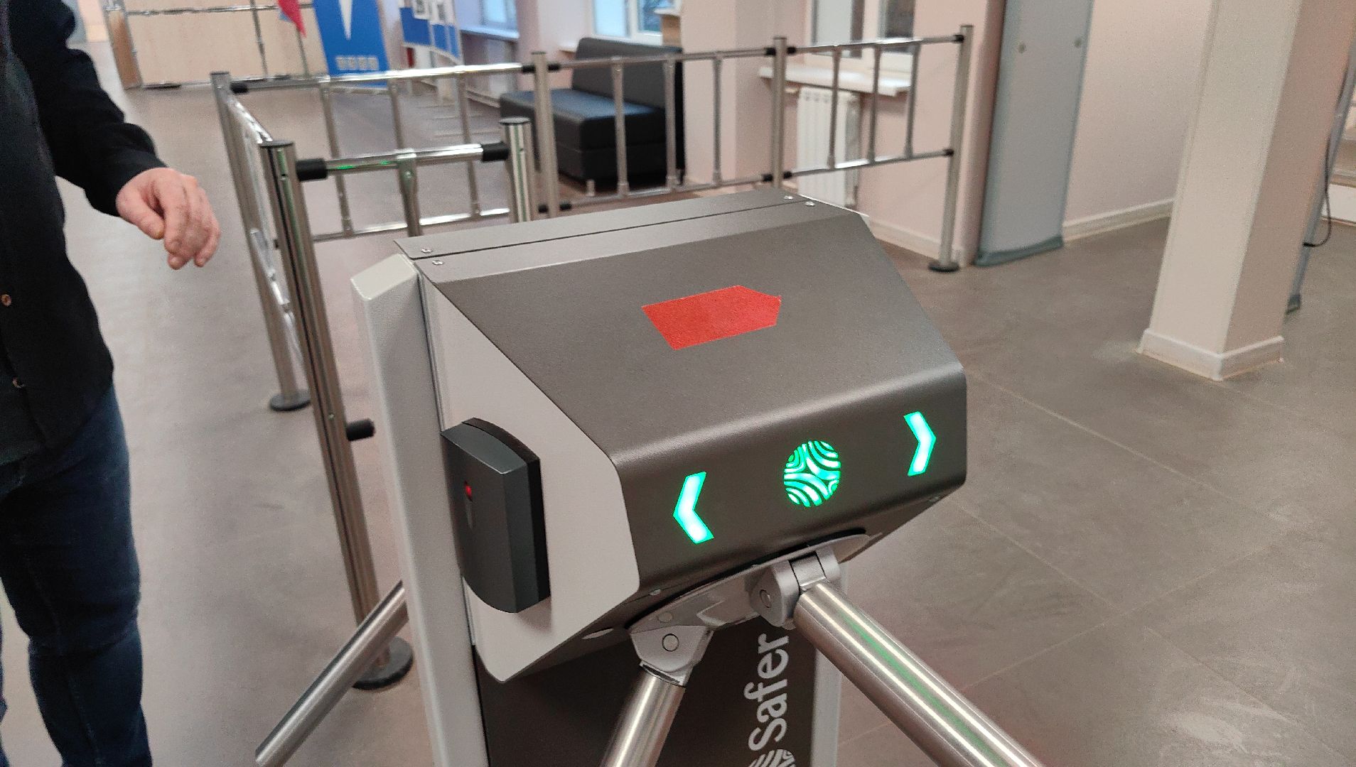 охрана, металлоискатель, рамка, школа, камера,