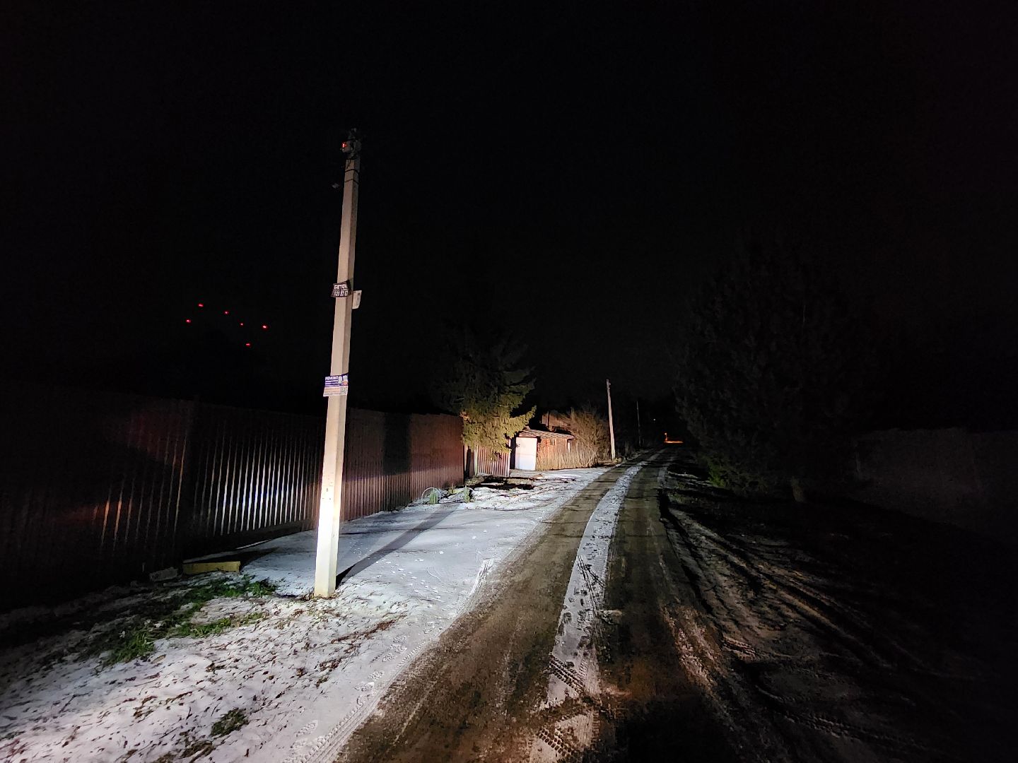 Чехов, выездная администрация, встречи с жителями, обращения граждан, деревня Дубинино, подъездная дорога, улицы Нижняя и Заречная, освещение, уличные фонари, благоустройство, содержание дорог,