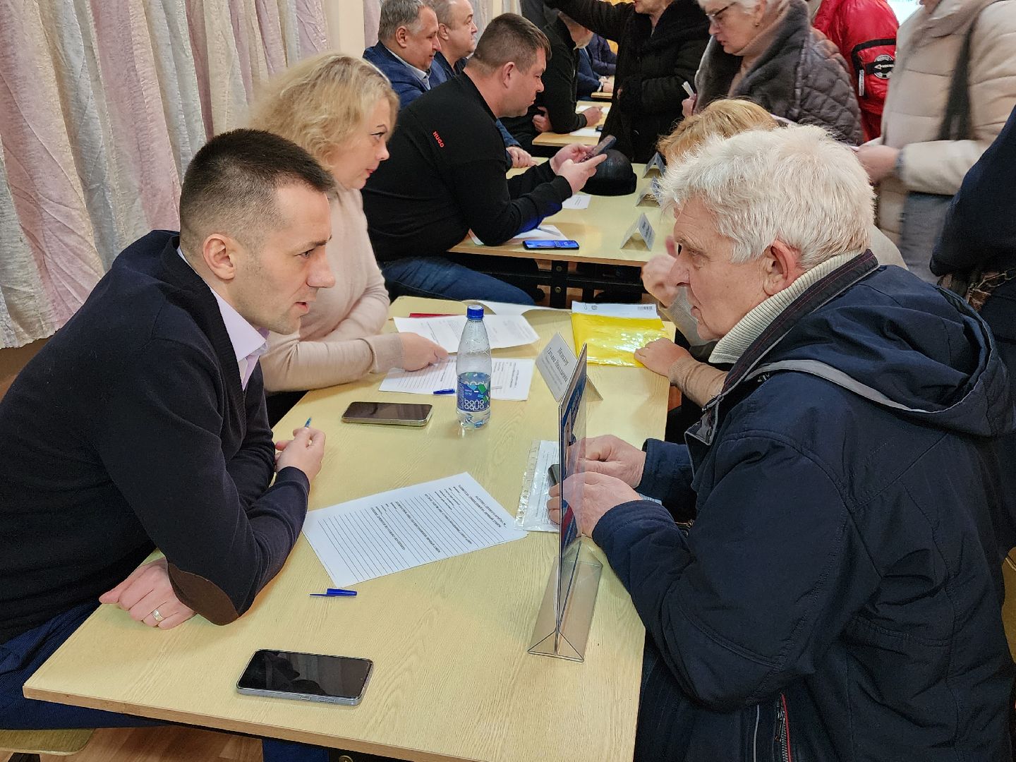 Чехов, выездная администрация, встречи с жителями, обращения граждан, деревня Дубинино, подъездная дорога, улицы Нижняя и Заречная, освещение, уличные фонари, благоустройство, содержание дорог,