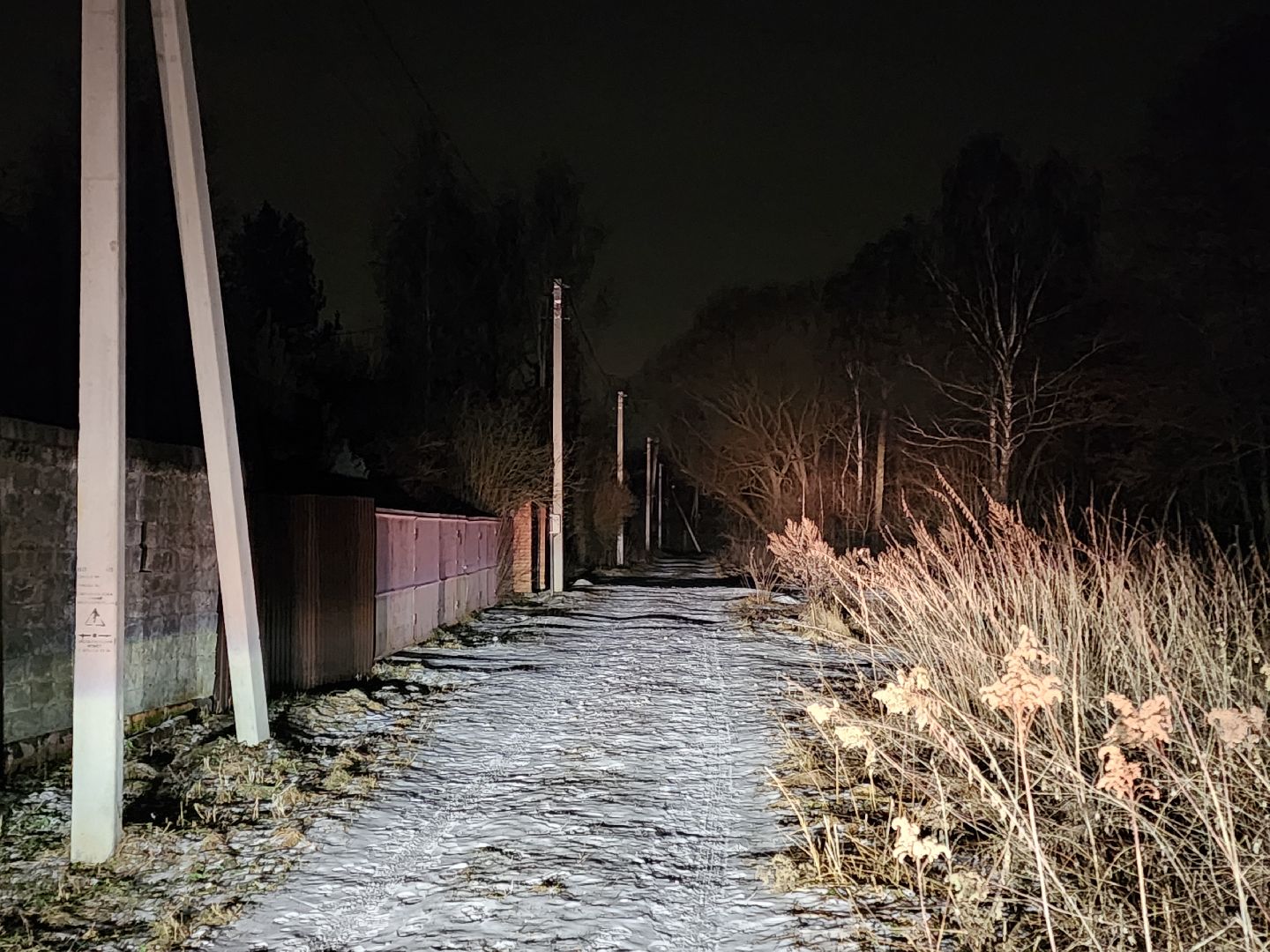 Чехов, выездная администрация, встречи с жителями, обращения граждан, деревня Дубинино, подъездная дорога, улицы Нижняя и Заречная, освещение, уличные фонари, благоустройство, содержание дорог,