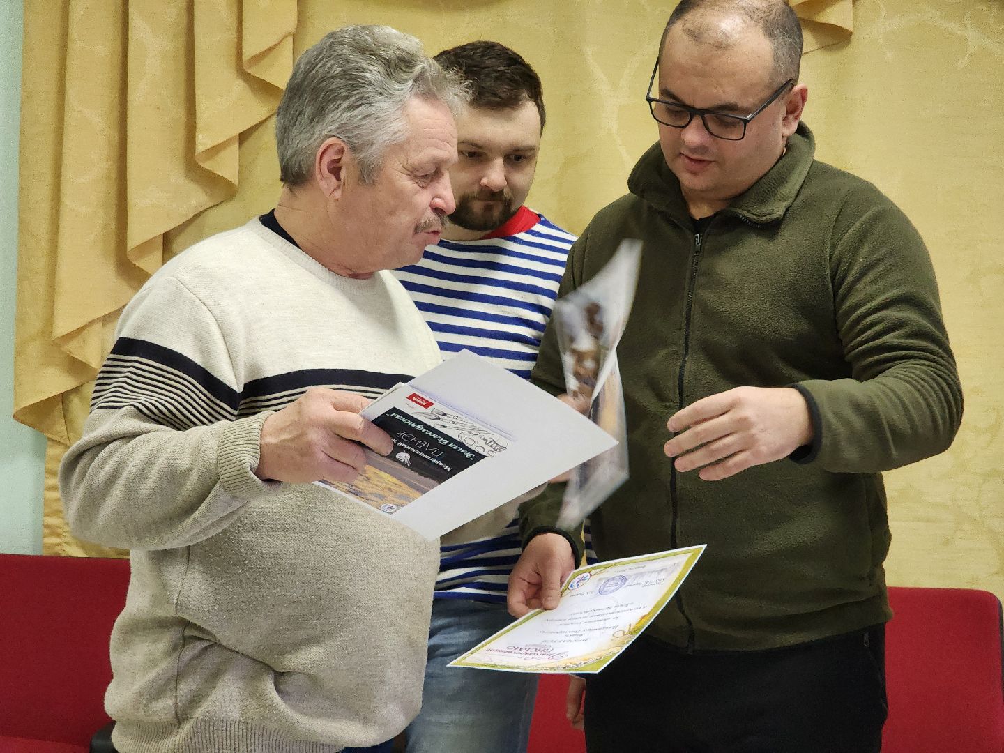 Луховицы, Белоомут, Выставка,