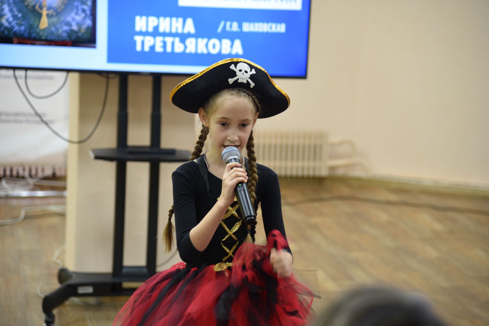 лотошино, лотошинская библиотека, выставка, искусство,