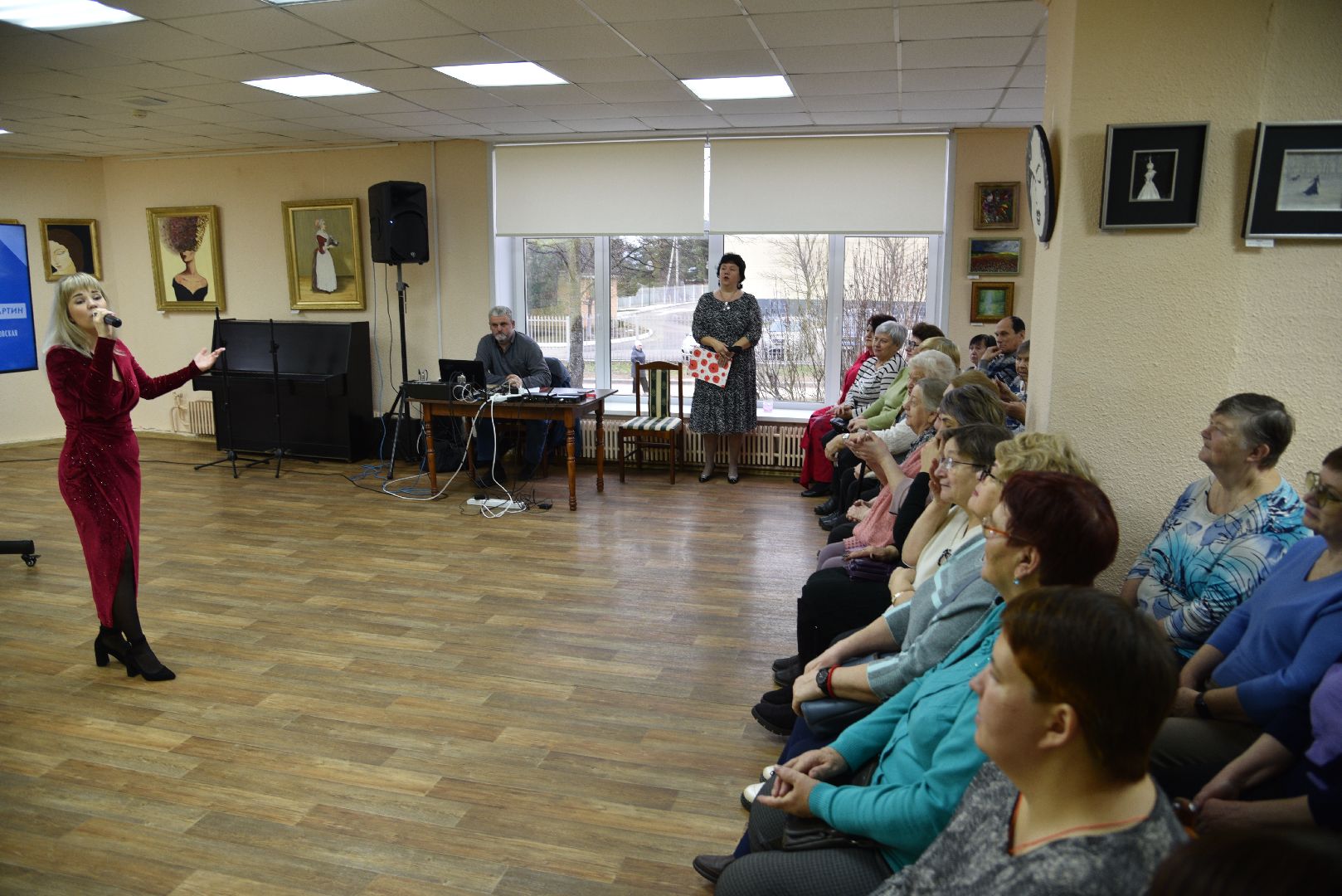 лотошино, лотошинская библиотека, выставка, искусство,