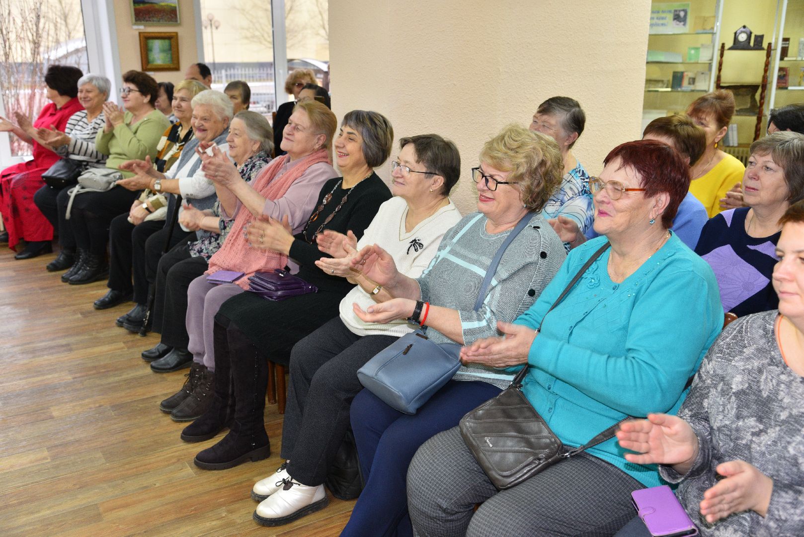 лотошино, лотошинская библиотека, выставка, искусство,