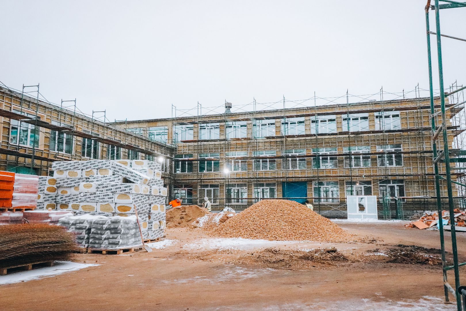 Клин, общество, строительство, стройка школы, вертикалки,