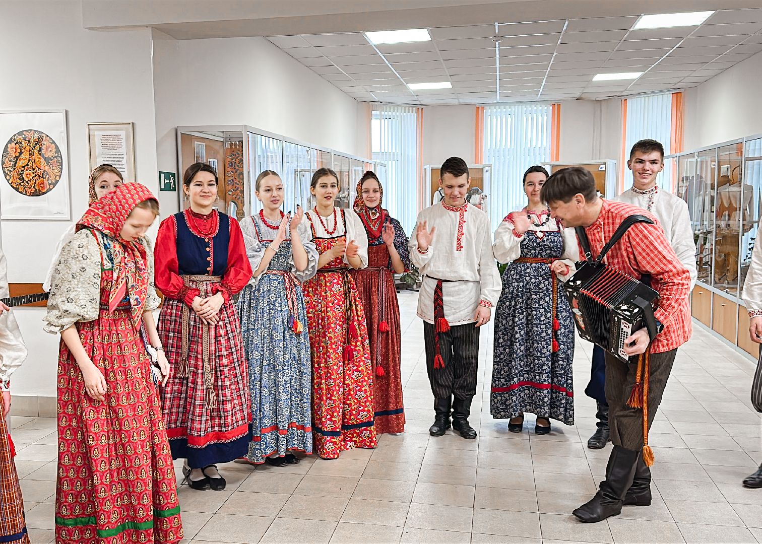 Клин, общество, культура, образование, Китай, музыканты, Подмосковье, вертикалки,