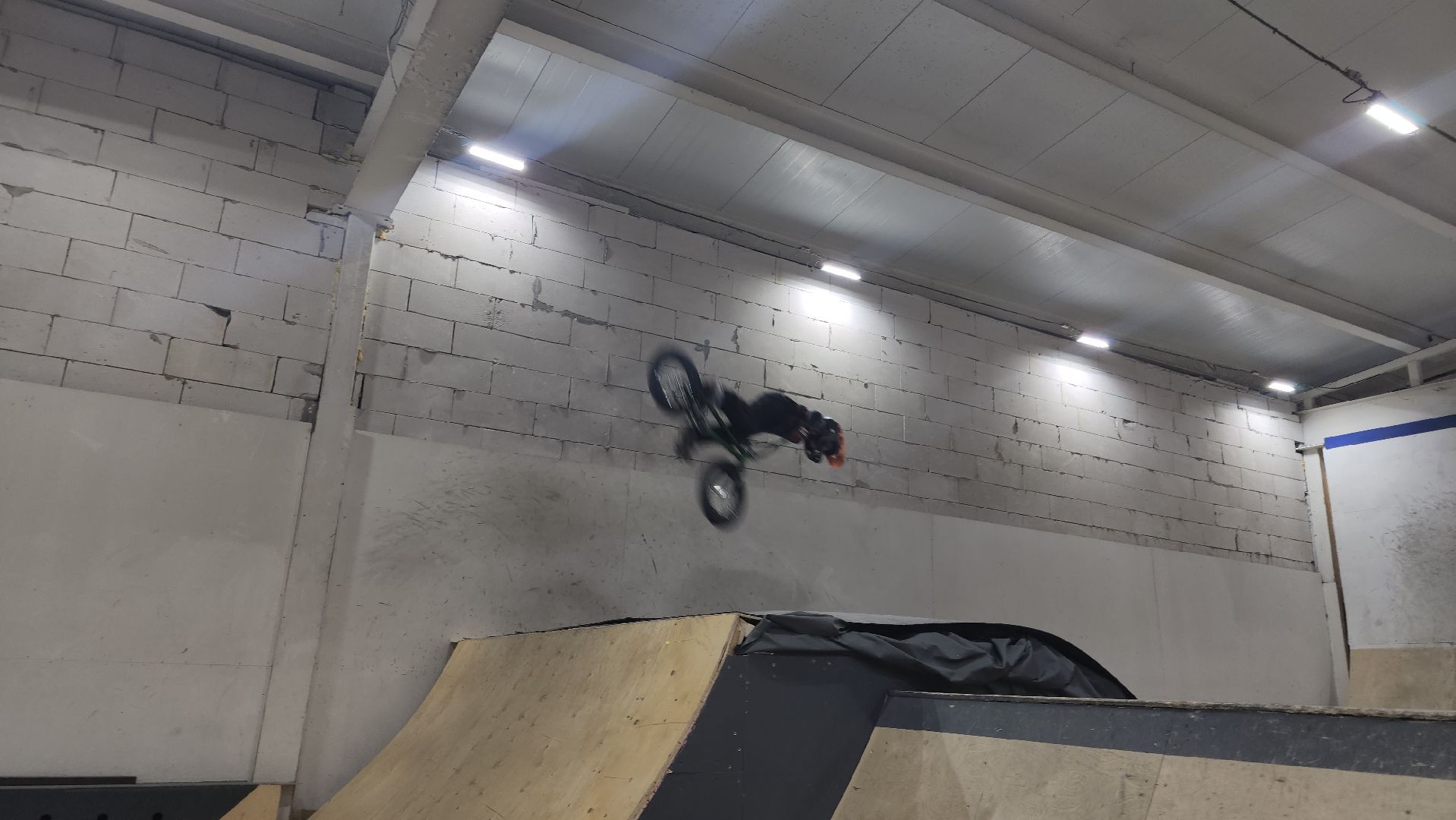 рекорд, книга рекордов, мировой рекорд, семилетний рекордсмен, мальчик, ребенок, bmx, экстрим,