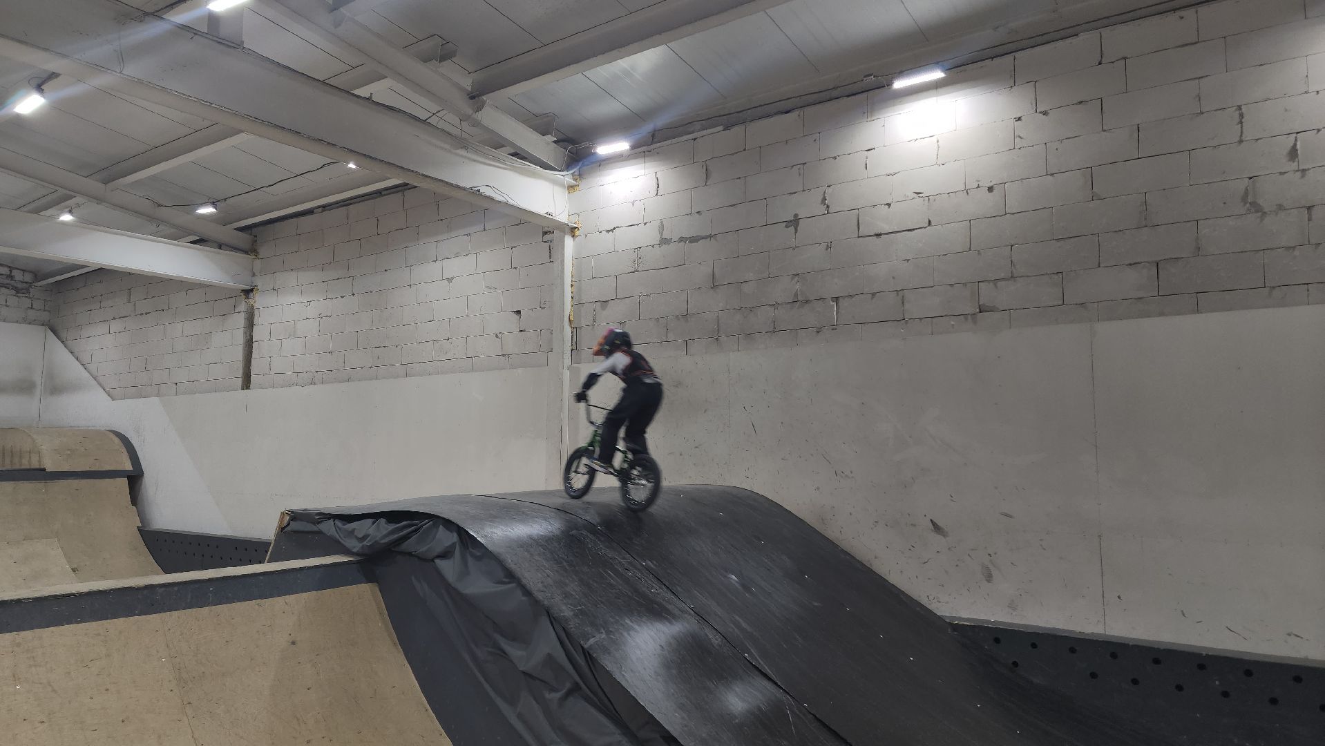 рекорд, книга рекордов, мировой рекорд, семилетний рекордсмен, мальчик, ребенок, bmx, экстрим,