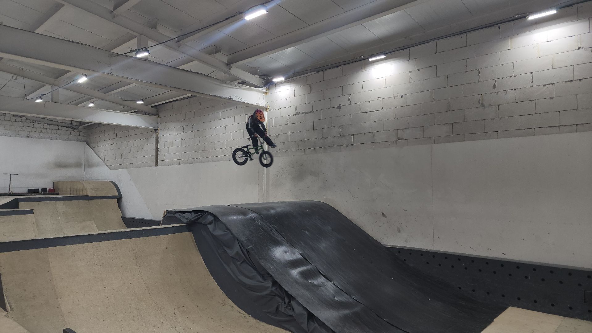 рекорд, книга рекордов, мировой рекорд, семилетний рекордсмен, мальчик, ребенок, bmx, экстрим,