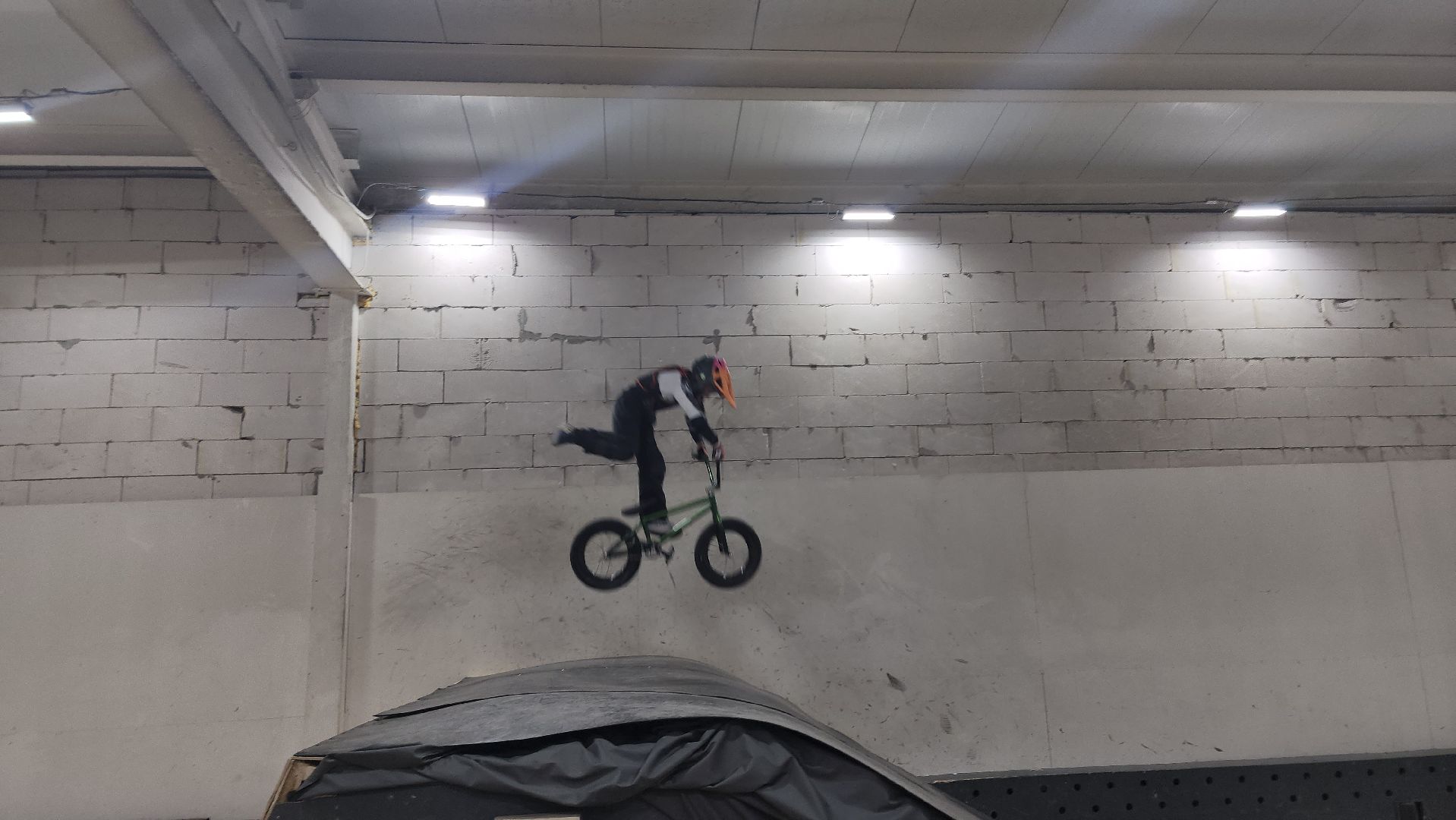 рекорд, книга рекордов, мировой рекорд, семилетний рекордсмен, мальчик, ребенок, bmx, экстрим,