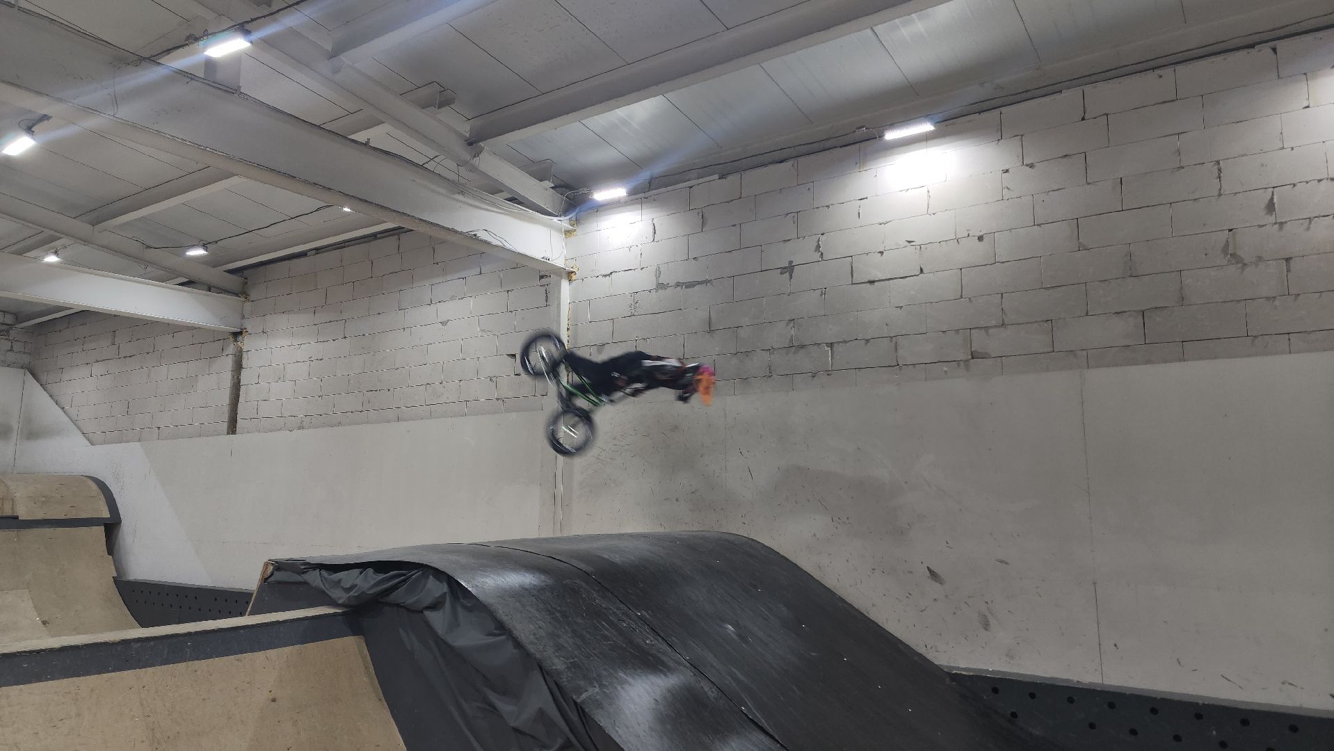 рекорд, книга рекордов, мировой рекорд, семилетний рекордсмен, мальчик, ребенок, bmx, экстрим,