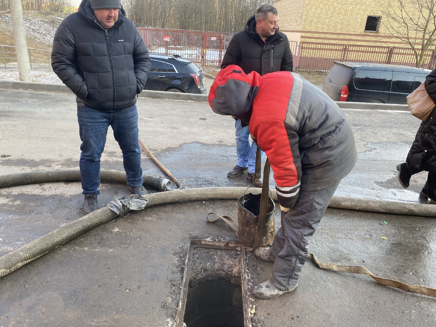 ливневка, коммунальные службы Власиха, вертикалки, ливневая канализация, засор канализации,