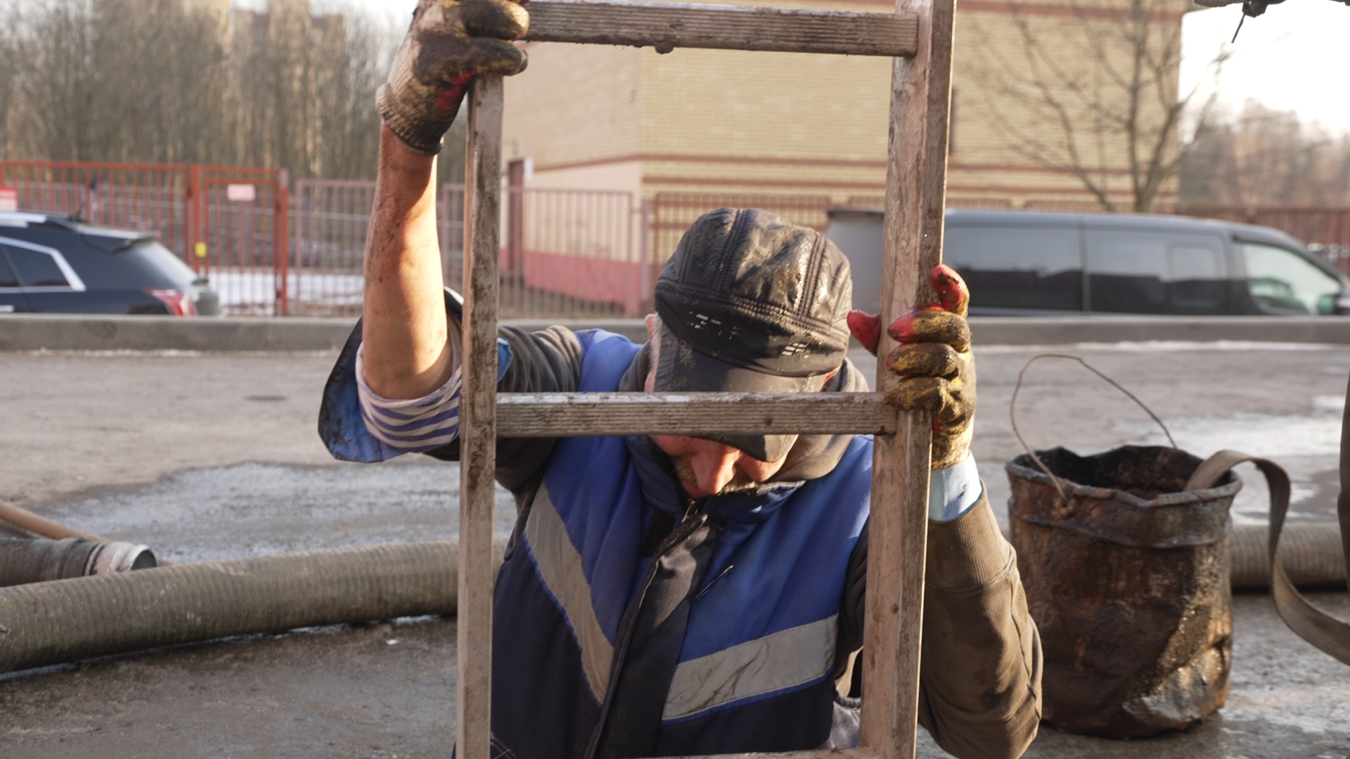 ливневка, коммунальные службы Власиха, вертикалки, ливневая канализация, засор канализации,