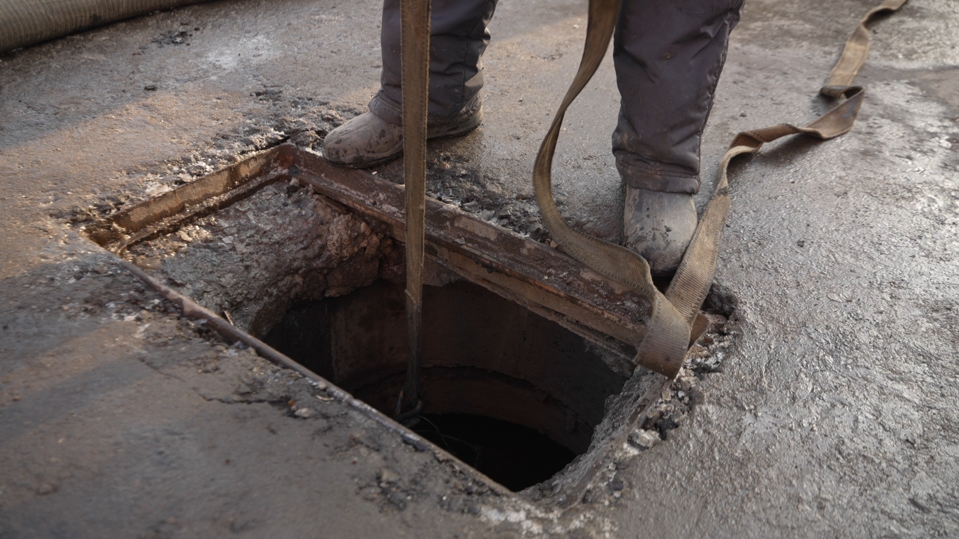 ливневка, коммунальные службы Власиха, вертикалки, ливневая канализация, засор канализации,