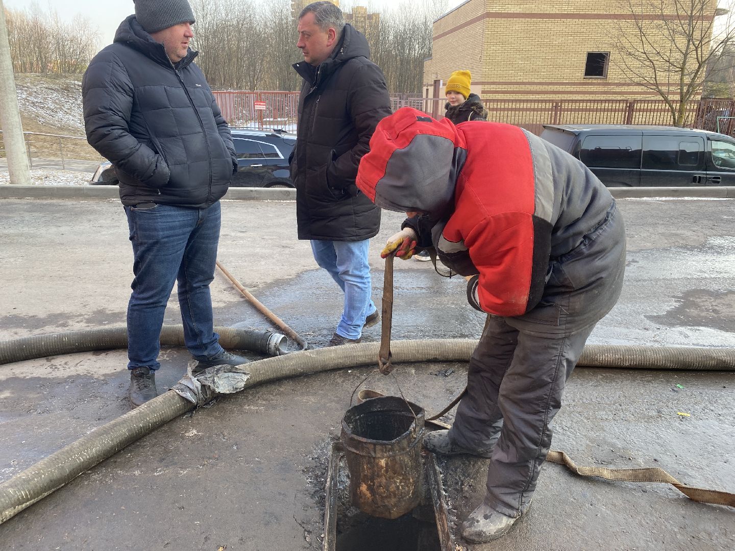 ливневка, коммунальные службы Власиха, вертикалки, ливневая канализация, засор канализации,