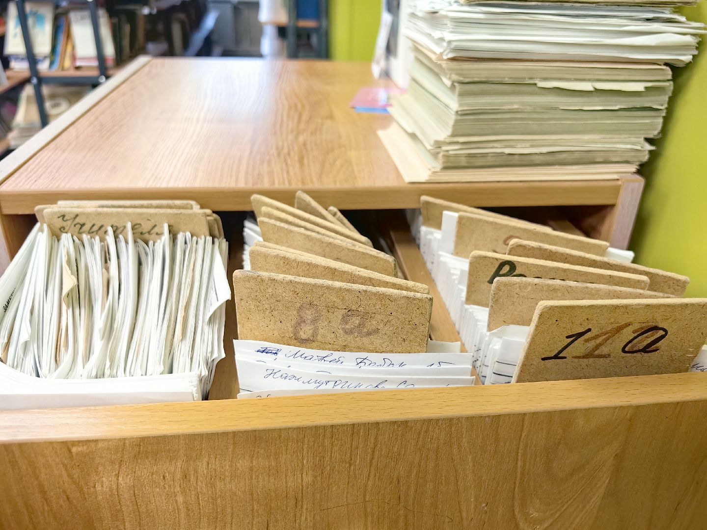 библиотека, школа, фонд, книги, атлас, учебник,