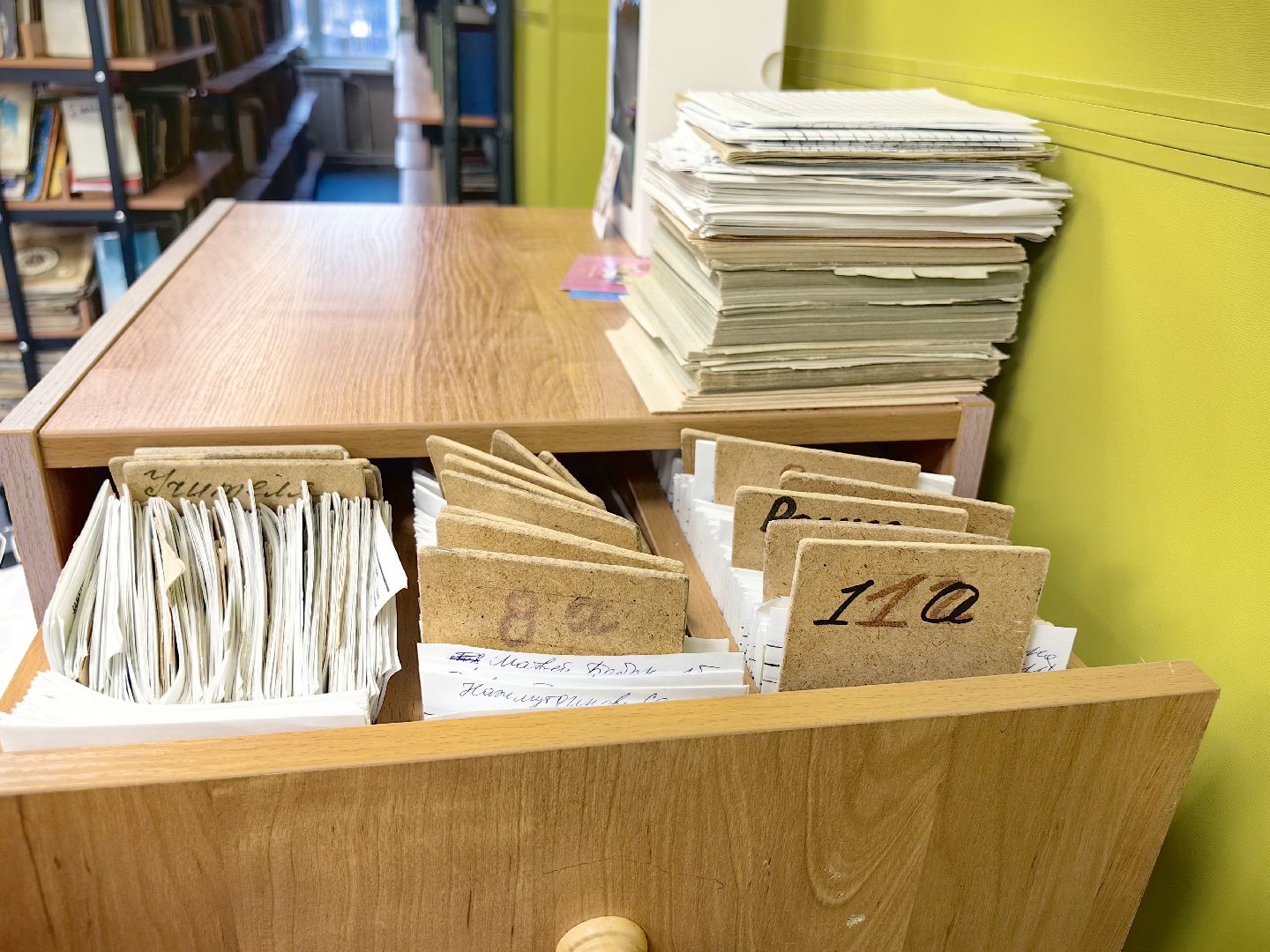 библиотека, школа, фонд, книги, атлас, учебник,