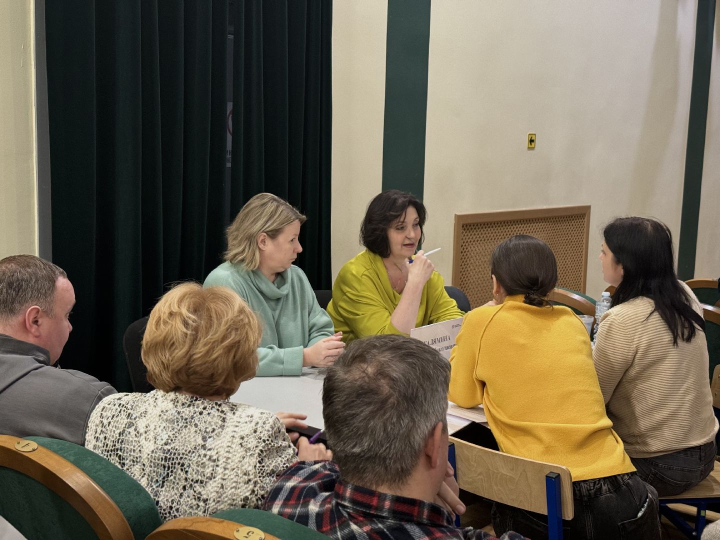 Выездная администрация, Поселок Петровское, ленинский го, Жители,