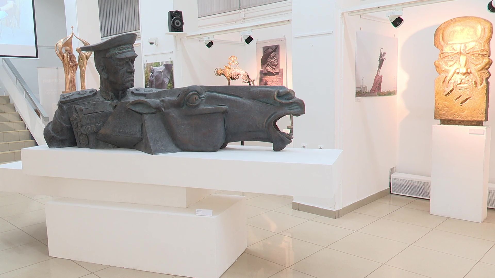 реутов, вертикалки,выставка, музей, скульптуры, виталий казанский,патриарх кирилл,