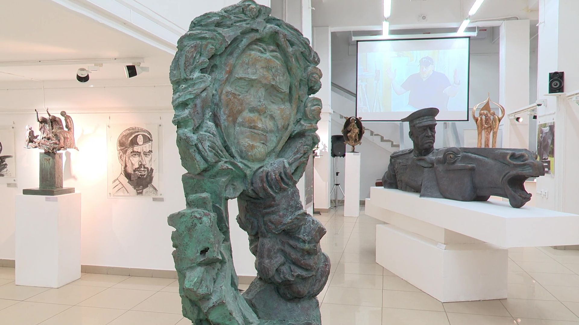 реутов, вертикалки,выставка, музей, скульптуры, виталий казанский,патриарх кирилл,