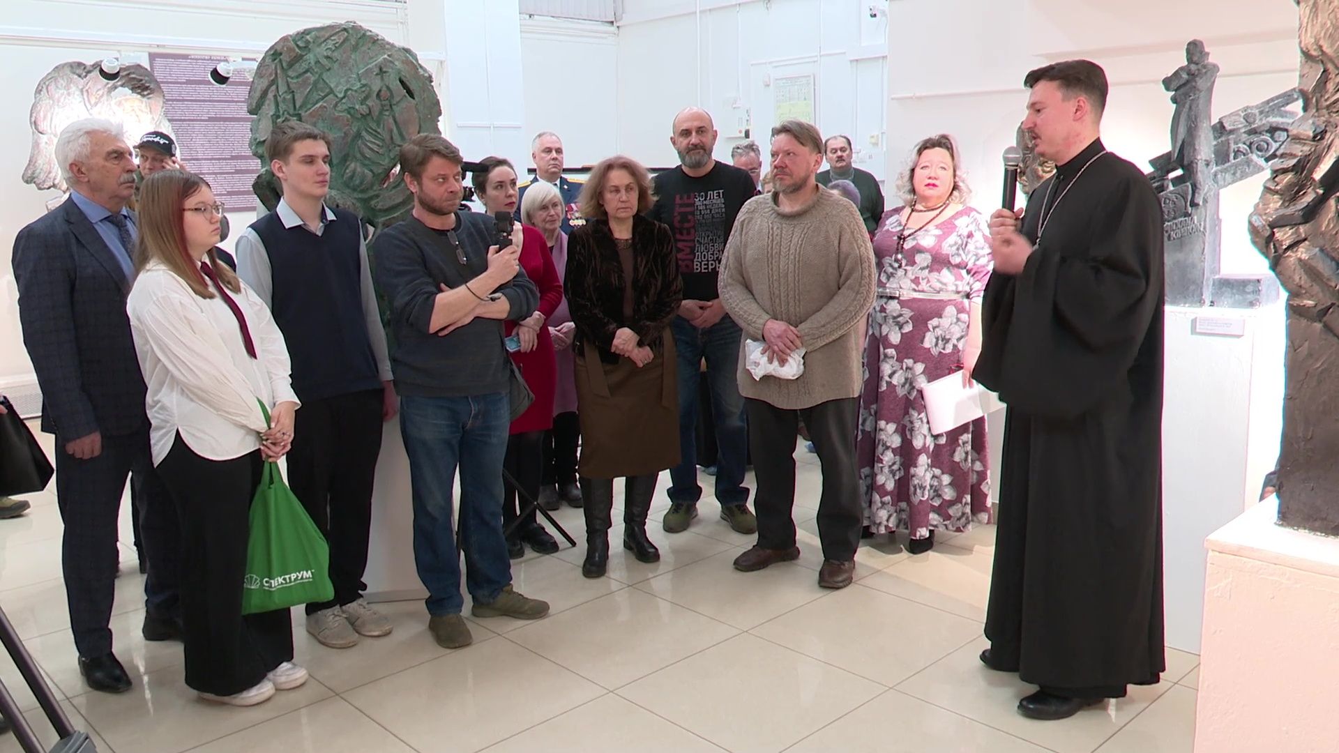 реутов, вертикалки,выставка, музей, скульптуры, виталий казанский,патриарх кирилл,